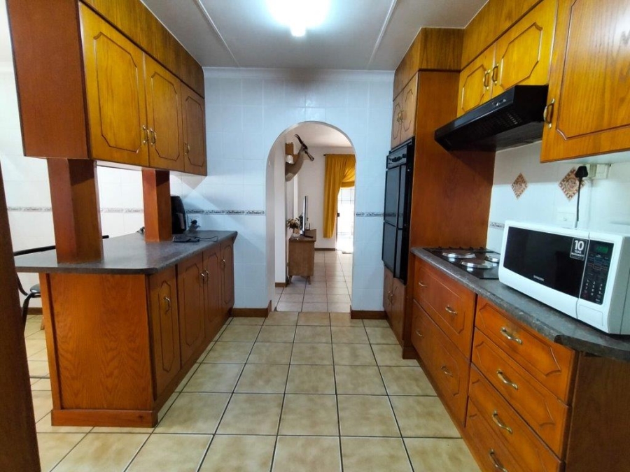 4 Bedroom Property for Sale in Oos Einde North West